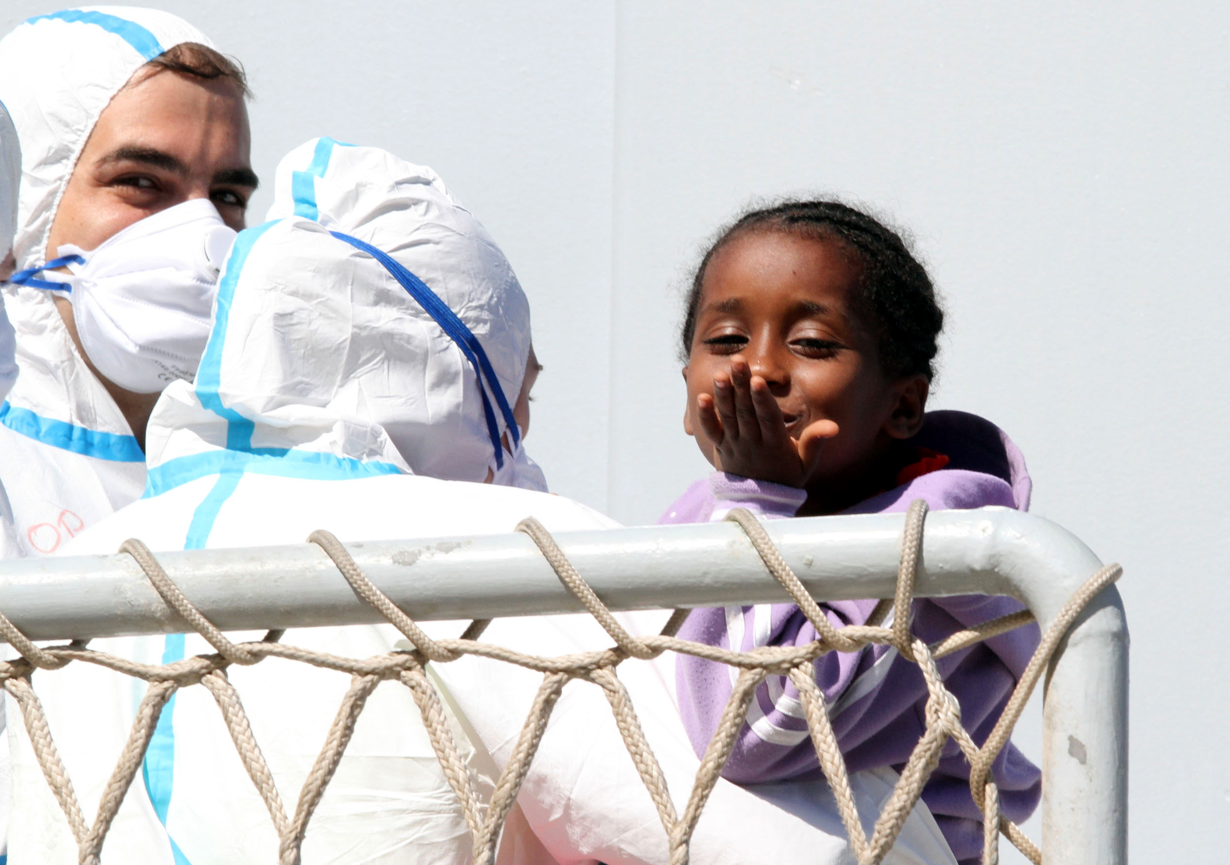 Πάνω από 50.000 μετανάστες στις ιταλικές ακτές μέσα στο 2015